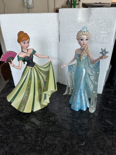 Disney showcase collection - disney,