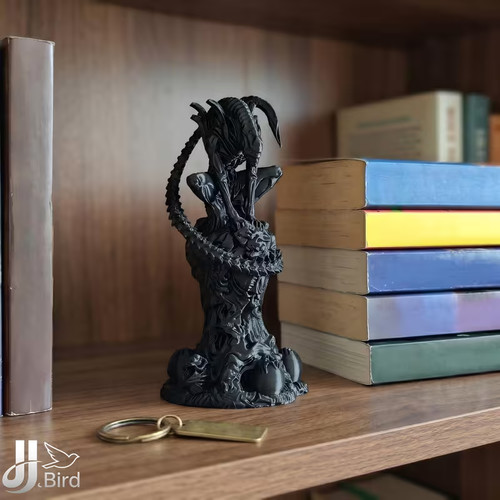 Alien figure - figure, predator