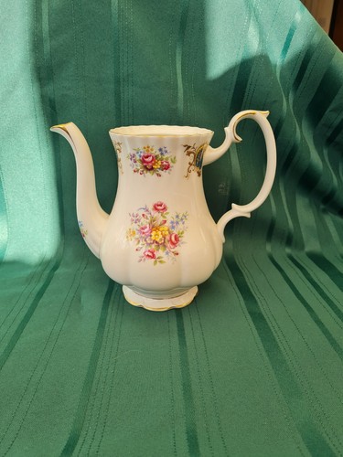 Vintage large royal albert - large,