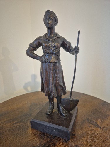 Beautiful antique spelter - beautiful,
