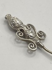 ANTIQUE  HAT PIN  (B129)