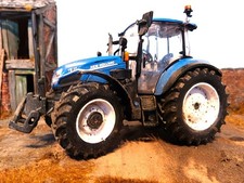 Britains New Holland T5 Model tractor 1:32 scale weathered