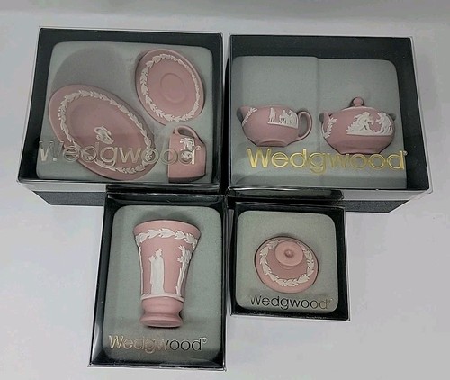 Rare discontinued wedgwood - discontinued,