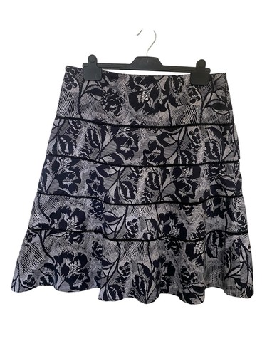 Coast line skirt size 14 - line,