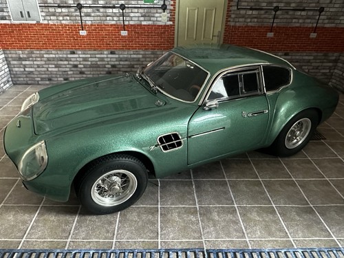 Cmc 132 scale 18 aston - cmc, m-132
