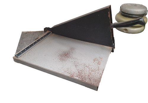 Vintage guillotine metal - guillotine, board