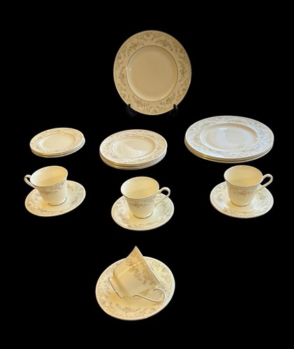 Royal doulton diana piece - 19,
