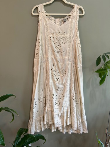 Magnolia pearl royalty eyelet - magnolia,