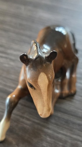 Beswick foal lying - beswick,