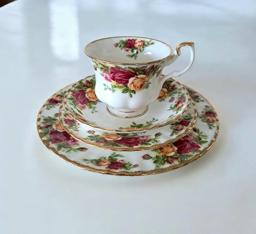 Royal albert old country roses - old,