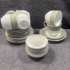 Vintage Elizabethan Hand Decorated Bone China "Avignon" 19 Pieces