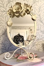 Cream Gold Shabby Chic Oval