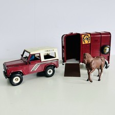 Britains 1:32 Farm Land Rover Defender Truck & Beaufort Horsebox With Horse