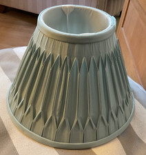 Laura Ashley Fenn Pinch 10"