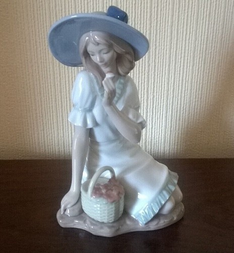 Nao lladro 1365 meadow - by,