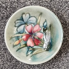 A VINTAGE WALTER MOORCROFT