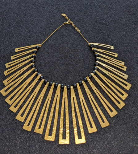 Stunning metal plate collar - plate,