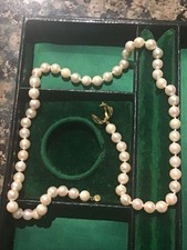 Mikimoto 18ct gold clasp string of pearls