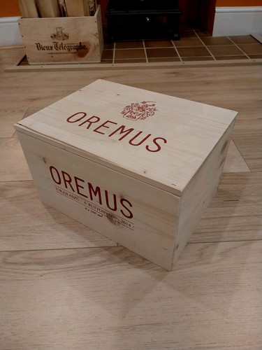 Wooden wine box - box, lid