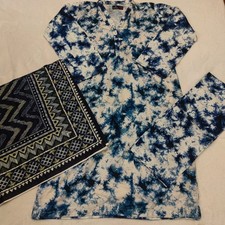 Pakistani women Khaddar