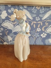 Figurine Nao by Lladro "Girl