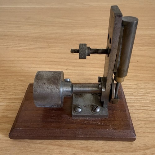 Cylinder oscillating engine - cylinder,