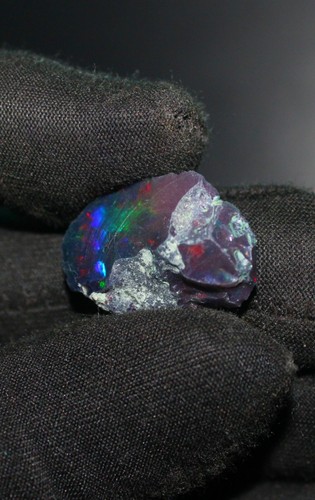 Black opal rough dry - opal,