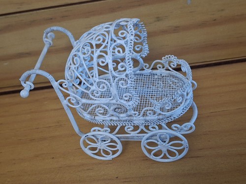 Scale white metal toy - scale,
