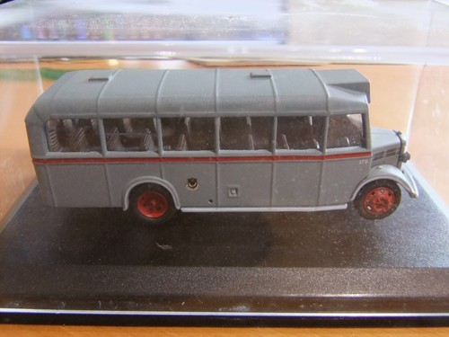 Bedford owb bus 76 - bus, 1/76