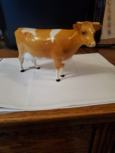 Beswick guernsey cow - guernsey, model