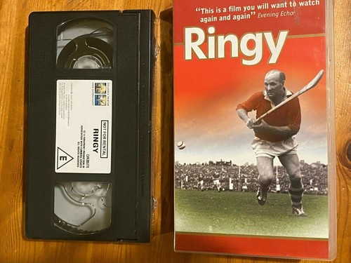 Ringy hurling - hurling, (shinty)