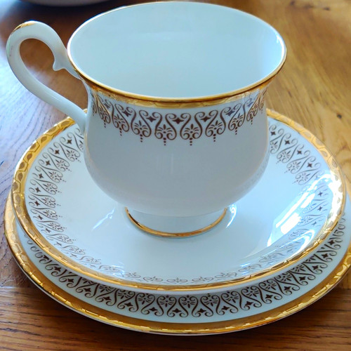 Royal albert bone china - royal,
