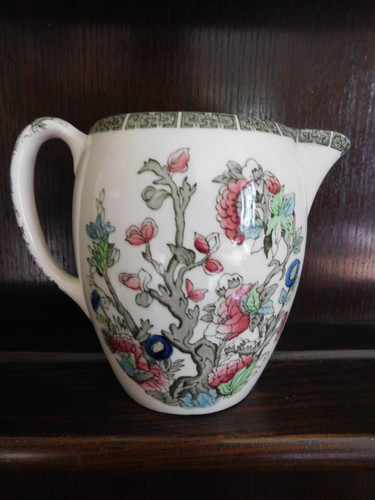 Large custard sauce jug - /,