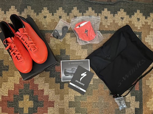 Works sub6 red road - road, shoes