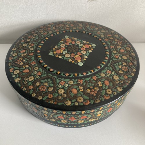 Huntley palmers biscuit tin - biscuit,
