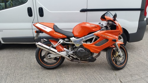 Honda vtr1000 firestorm sc36 - firestorm,