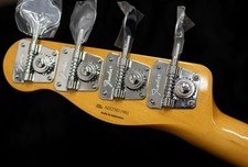 Fender VINTERA II 70S TELECASTER BASS MN Vintage White