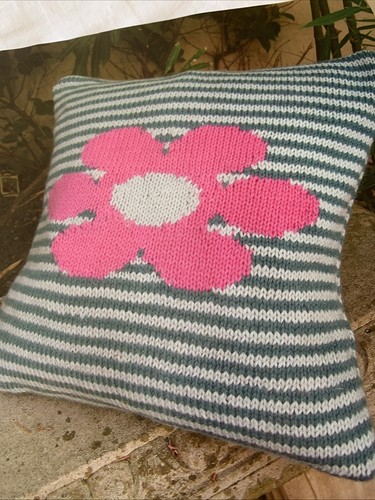 Flower cushion knitting - flower,