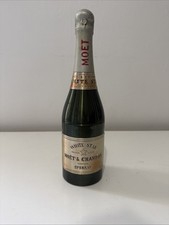 Moet & Chandon Cigarette