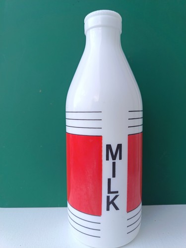 Egizia milk bottle 1970s - egizia, white