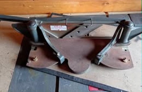 Mitre trimmer moulding - mitre,