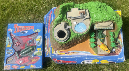 Thunderbirds tracy island - thunderbirds,