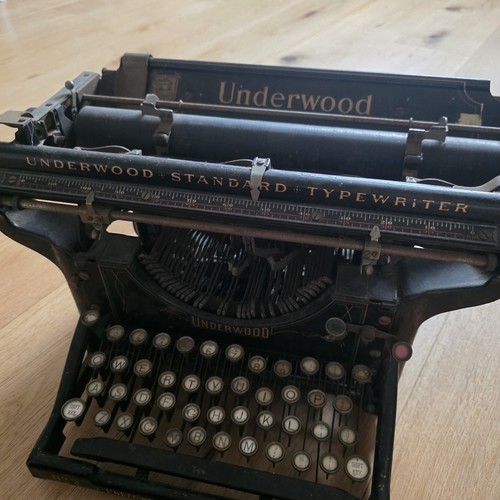 Underwood standard typewriter - standard,