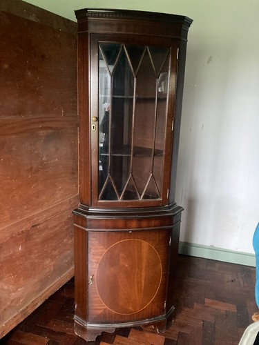 Corner display cabinet - display,