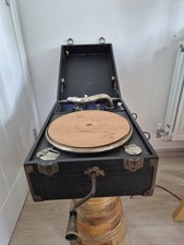 Decca Salon PORTABLE GRAMOPHONE  VINTAGE ANTIQUE     , in good working order 
