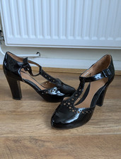 CLARKS BLACK LEATHER PATENT T