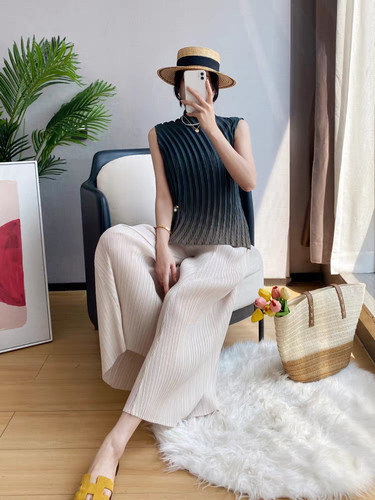 Pleats please issey style - pleats,