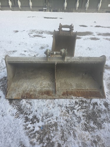 Ditching bucket and buckets - bucket,