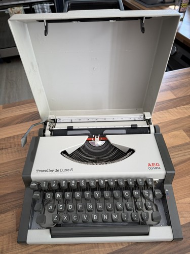 Vintage aeg olympia traveller - aeg,