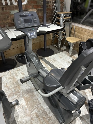 Life fitness recumbent bike - life,